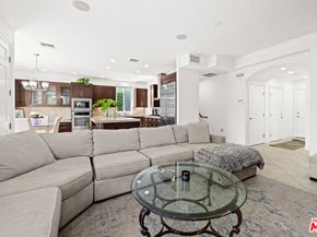 3005 Grand Canal, Venice CA 90291