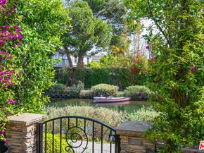 3005 Grand Canal, Venice CA 90291