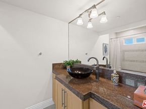 3005 Grand Canal, Venice CA 90291