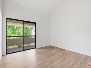 21650 Burbank Boulevard 315, Woodland Hills CA 91367
