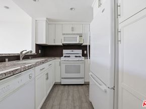 21650 Burbank Boulevard 315, Woodland Hills CA 91367
