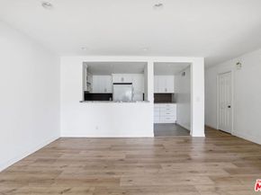 21650 Burbank Boulevard 315, Woodland Hills CA 91367