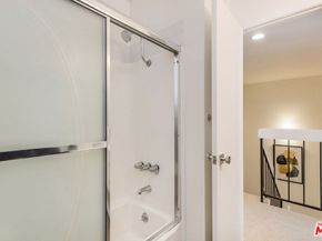 2337 Oak Street 4, Santa Monica CA 90405