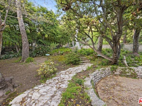 1150 Stone Canyon Road, Los Angeles CA 90077