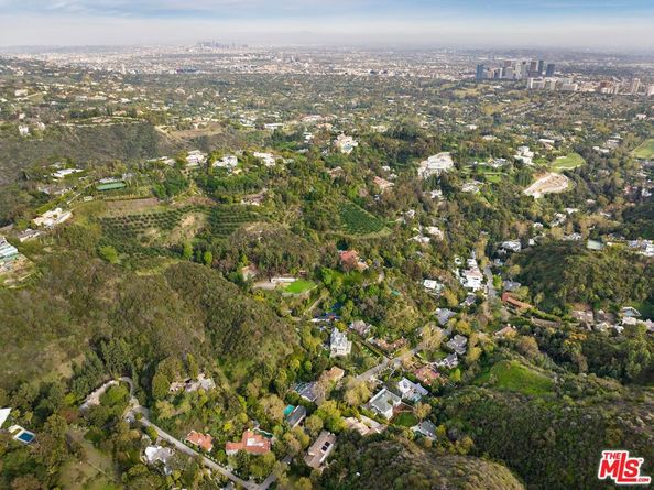 1150 Stone Canyon Road, Los Angeles CA 90077