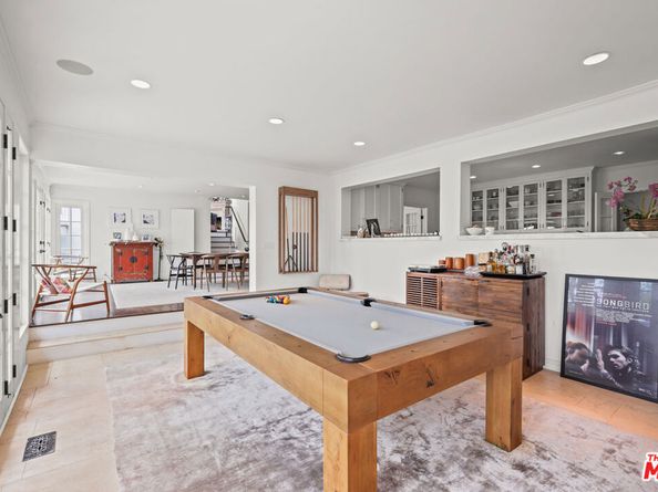 2558 Glendower Avenue, Los Angeles CA 90027
