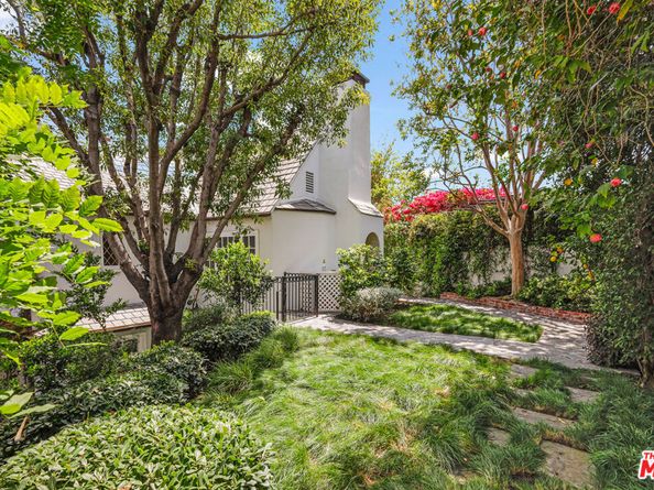 2558 Glendower Avenue, Los Angeles CA 90027