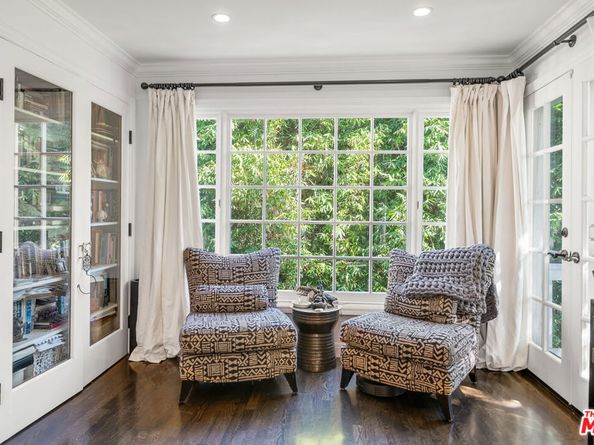 2558 Glendower Avenue, Los Angeles CA 90027