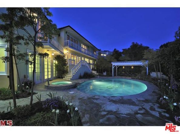 2558 Glendower Avenue, Los Angeles CA 90027