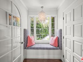 2558 Glendower Avenue, Los Angeles CA 90027