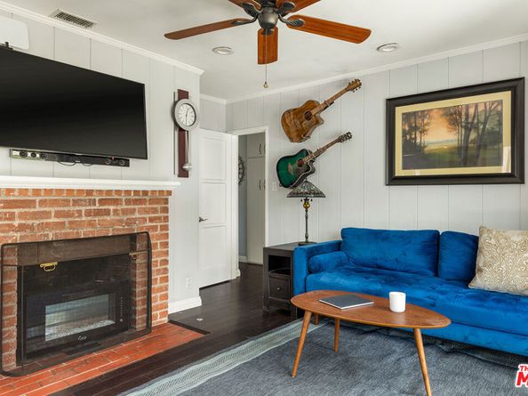 5536 Carpenter Avenue, Valley Village CA 91607
