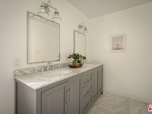 1209 Appleton Way, Venice CA 90291