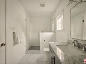 1209 Appleton Way, Venice CA 90291