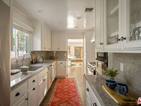 1209 Appleton Way, Venice CA 90291