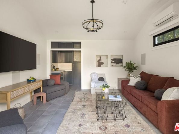 1209 Appleton Way, Venice CA 90291