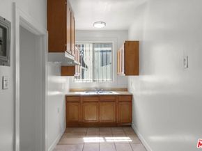 225 W Adams Boulevard, Los Angeles CA 90007