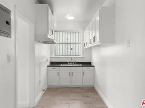 225 W Adams Boulevard, Los Angeles CA 90007