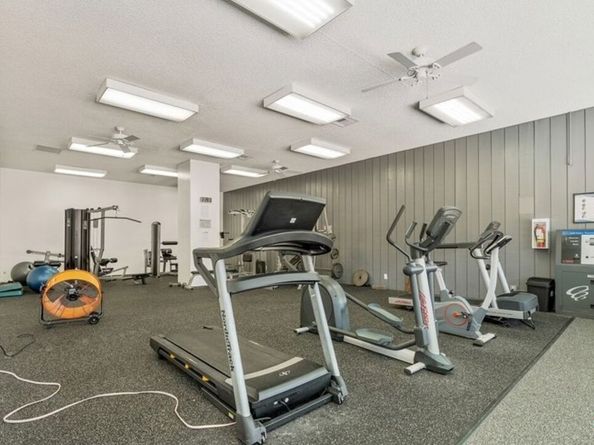 5585 E Pacific Coast Highway 340, Long Beach CA 90804