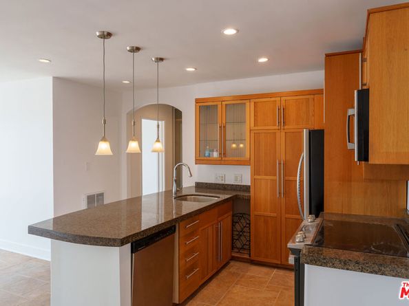 5585 E Pacific Coast Highway 340, Long Beach CA 90804