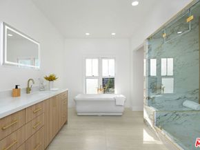 832 S Plymouth Boulevard, Los Angeles CA 90005