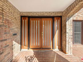 832 S Plymouth Boulevard, Los Angeles CA 90005