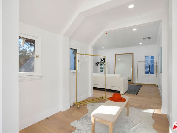 832 S Plymouth Boulevard, Los Angeles CA 90005