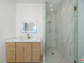 832 S Plymouth Boulevard, Los Angeles CA 90005