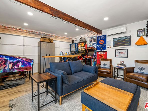 8229 S Mariposa Avenue, Los Angeles CA 90044