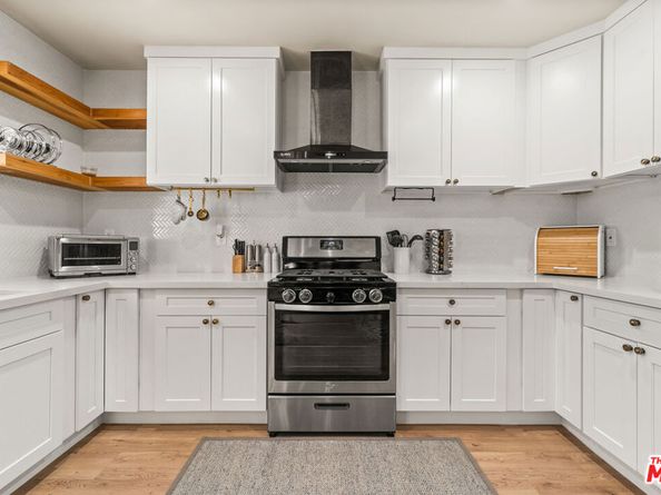 8229 S Mariposa Avenue, Los Angeles CA 90044