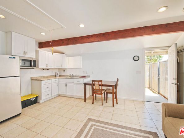 7423 Jumilla Avenue, Winnetka CA 91306