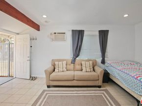 7423 Jumilla Avenue, Winnetka CA 91306