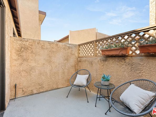 22038 Vanowen Street 217, Woodland Hills CA 91303