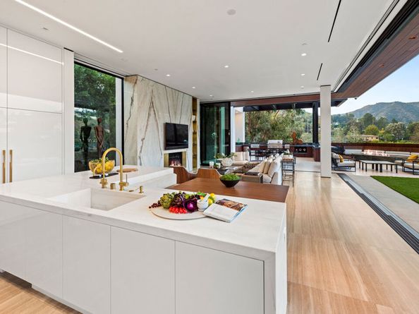 1130 Angelo Drive, Beverly Hills CA 90210