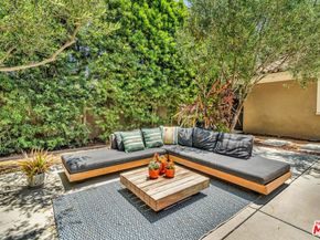 1638 S Victoria Avenue, Los Angeles CA 90019