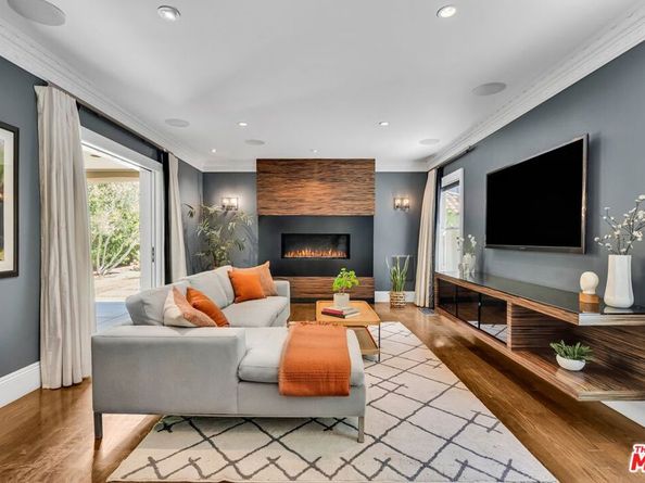 1638 S Victoria Avenue, Los Angeles CA 90019