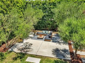 1638 S Victoria Avenue, Los Angeles CA 90019