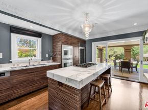1638 S Victoria Avenue, Los Angeles CA 90019
