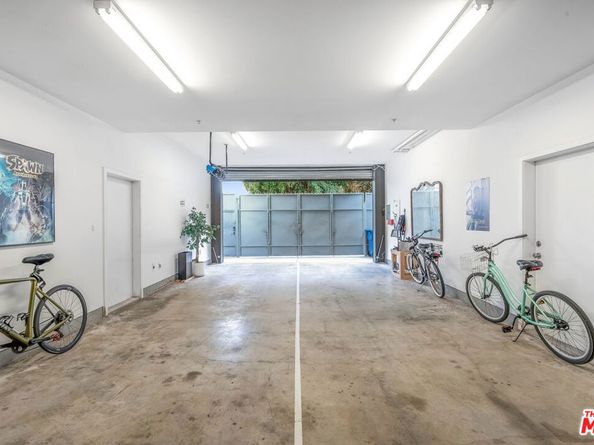 2513 Lincoln Boulevard, Venice CA 90291