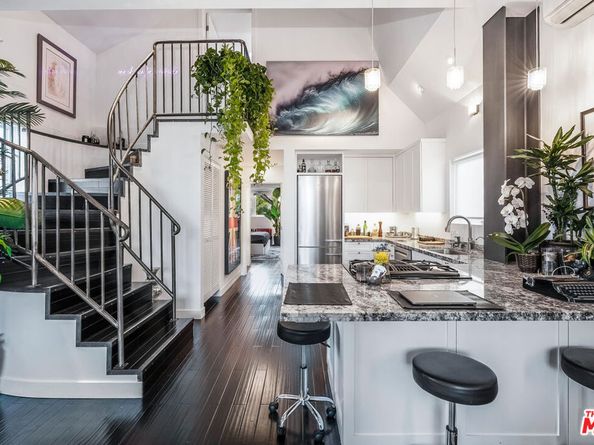 2513 Lincoln Boulevard, Venice CA 90291