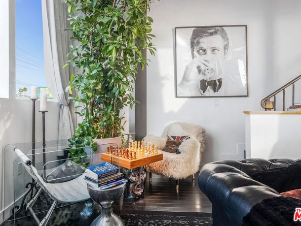 2513 Lincoln Boulevard, Venice CA 90291