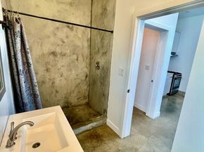 2513 Lincoln Boulevard, Venice CA 90291