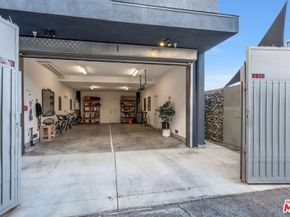 2513 Lincoln Boulevard, Venice CA 90291