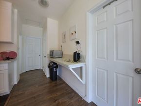 1475 W 28th Street, Los Angeles CA 90007