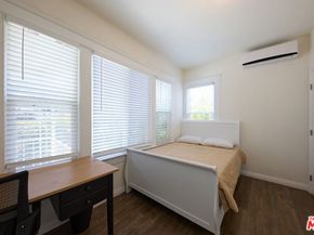 1475 W 28th Street, Los Angeles CA 90007