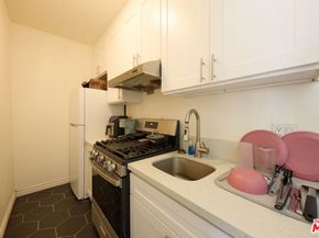 1475 W 28th Street, Los Angeles CA 90007