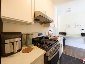 1475 W 28th Street, Los Angeles CA 90007