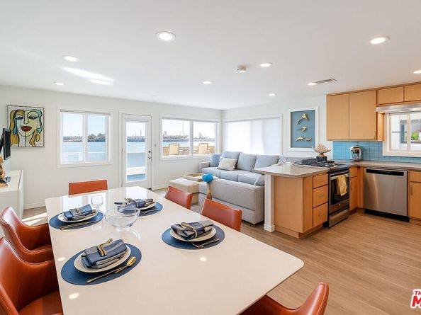 26 5th Place, Long Beach CA 90802