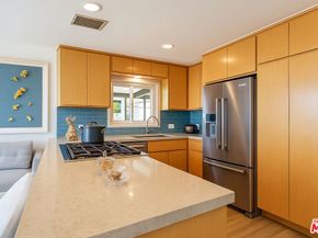 26 5th Place, Long Beach CA 90802