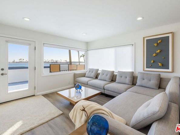 26 5th Place, Long Beach CA 90802