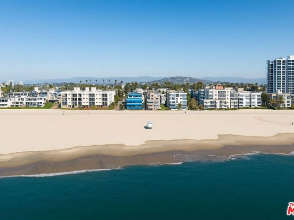 26 5th Place, Long Beach CA 90802